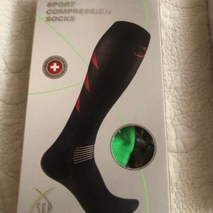 SOXX SPORTS COMPRESSION SOCKS
